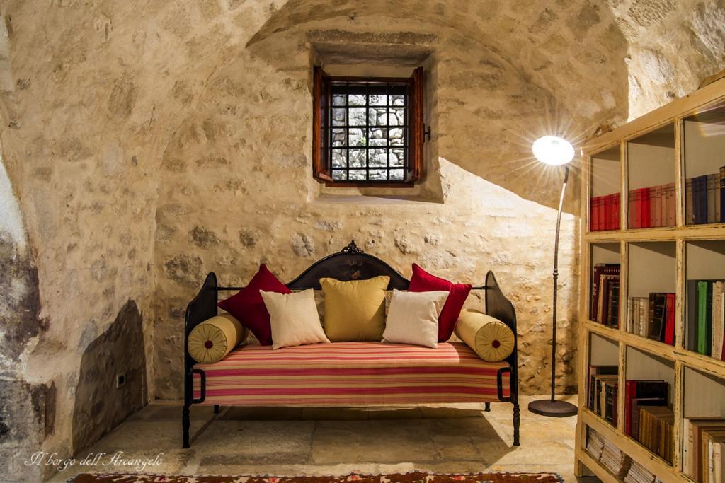 Il Borgo Dell'Arcangelo Tuili الغرفة الصورة