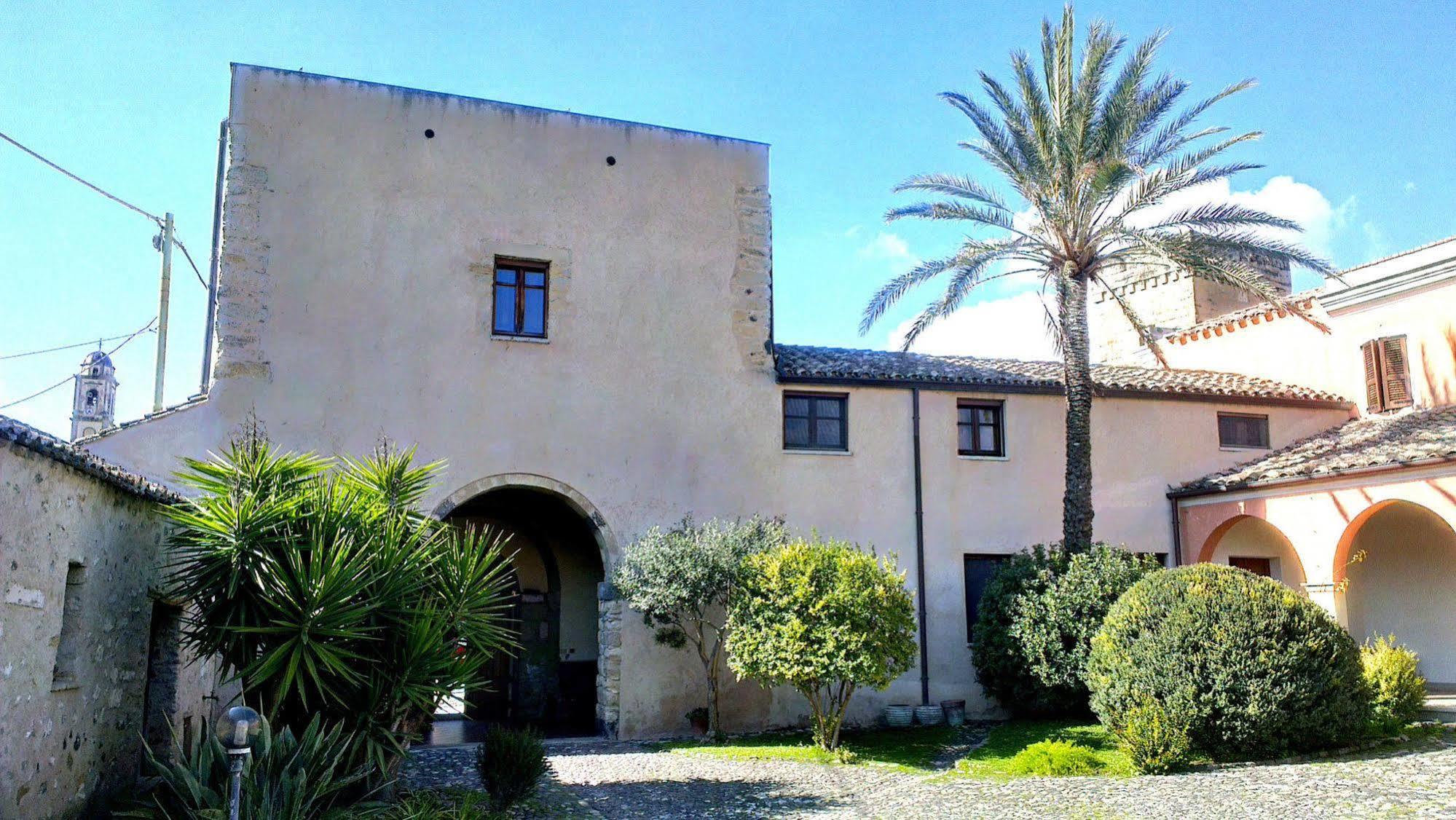 Il Borgo Dell'Arcangelo Tuili المظهر الخارجي الصورة