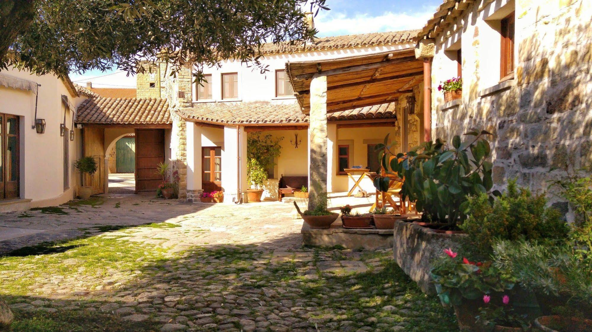 Il Borgo Dell'Arcangelo Tuili المظهر الخارجي الصورة
